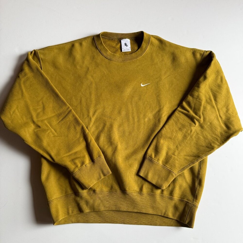 Nike Olive Green Crewneck Sweatshirt with White Swoosh size medium